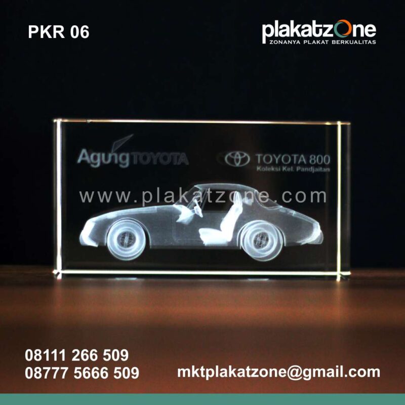 Plakat Kristal Agung Toyota